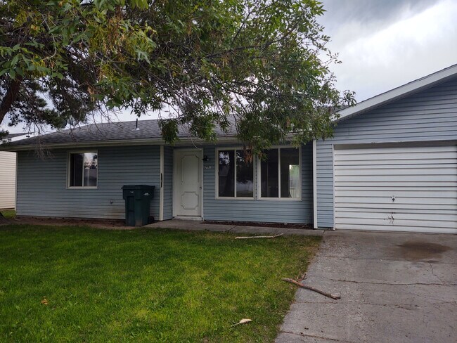 Building Photo - 791 Lilac