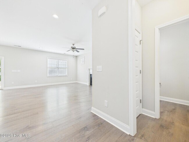 Building Photo - 478 Atwood Dr