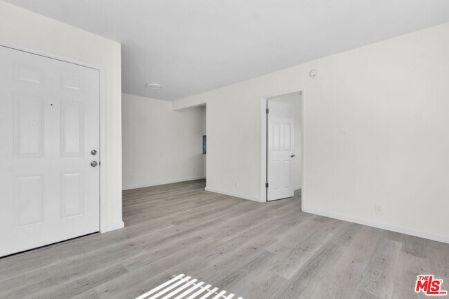 Foto del edificio - 7228 Allott Ave