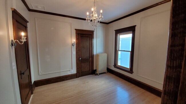 Building Photo - 1400 Girard Ave N