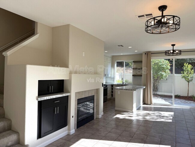 Building Photo - 11877 Spruce Run Dr