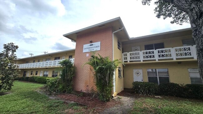 Foto del edificio - 3530 NW 43rd Ave