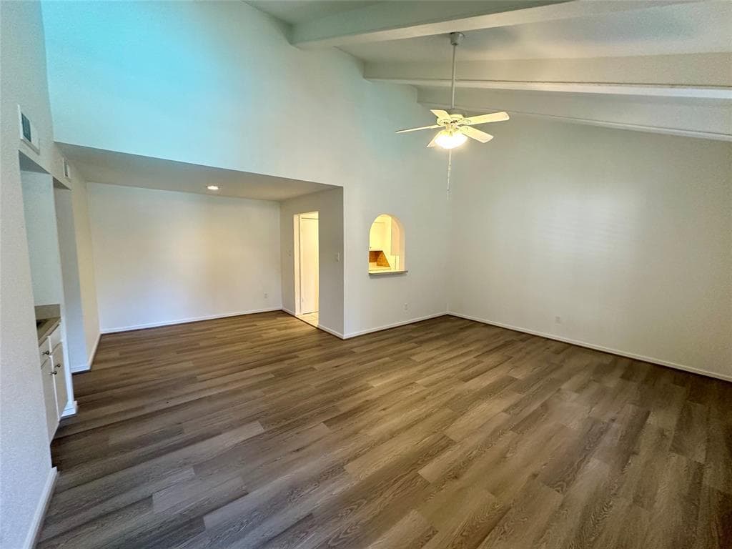 Primary Photo - 1100 Augusta Dr
