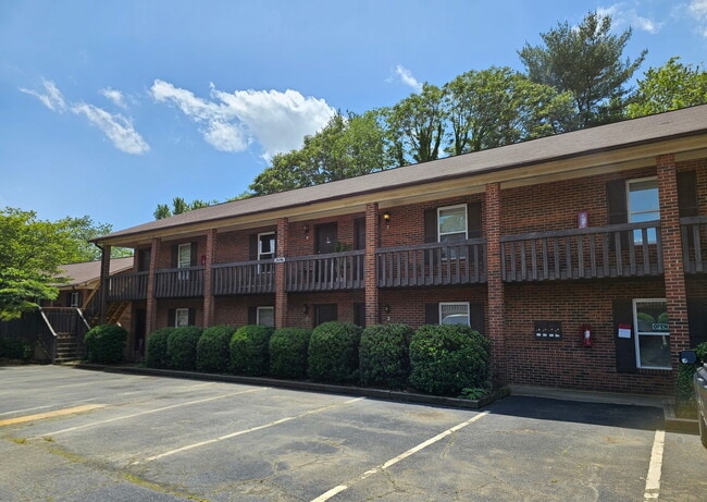 Building Photo - Countryside Gardens
