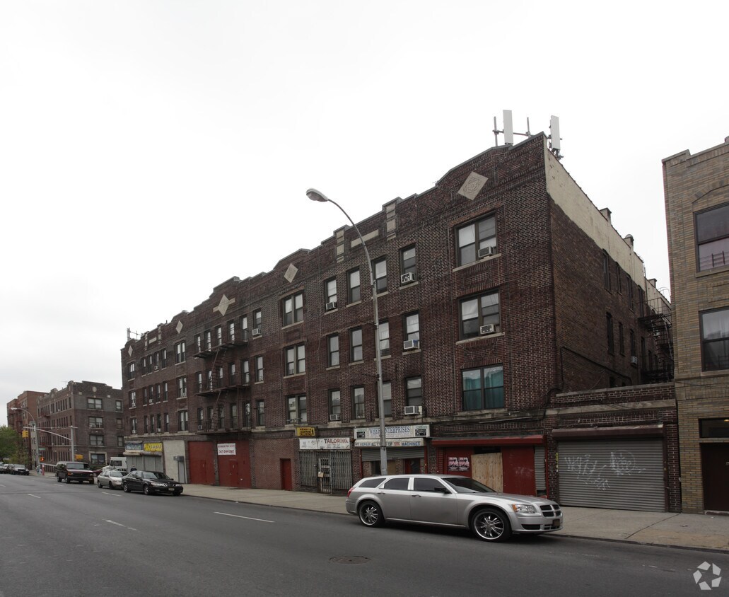 Primary Photo - 244 Rogers Ave
