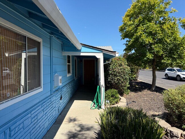 Foto del edificio - Pleasant Living in Pleasant Hill