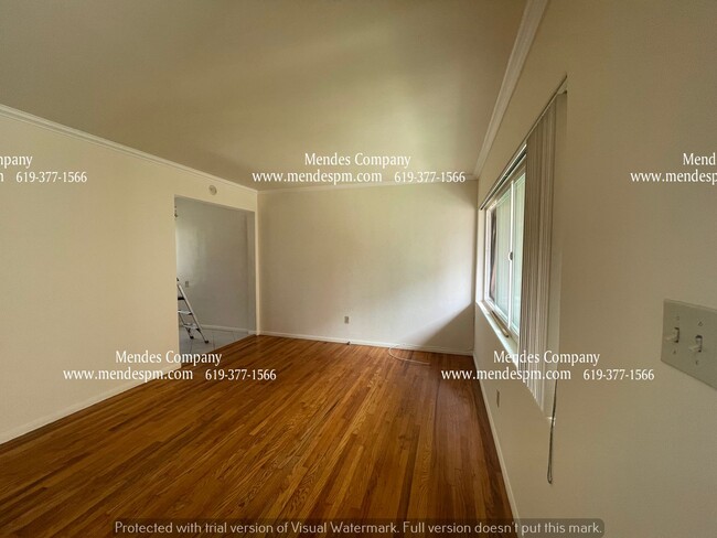 Building Photo - Charming 2 bd / 1 bth Apartment Nestled in...