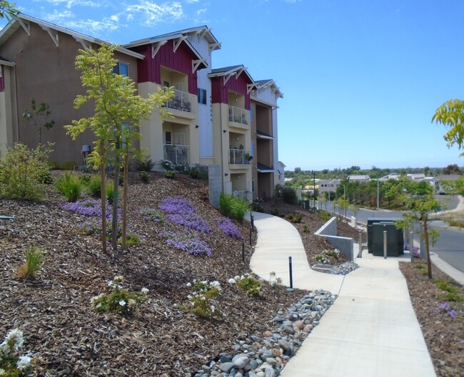 Building Photo - Sierra Heights Apartments