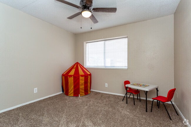 2BR,1.5BA-991SF - Bella Vista Park