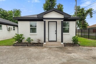 Building Photo - 4120 Linn St