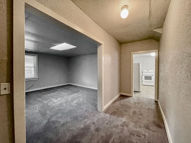 Building Photo - 2337 Peck St