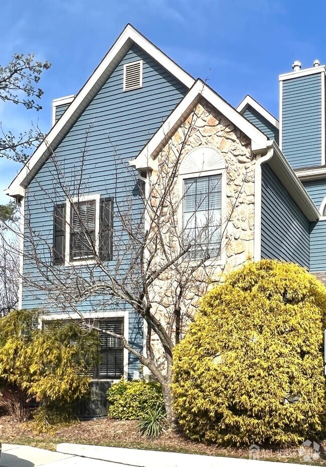 Building Photo - 111 Longfield Ct