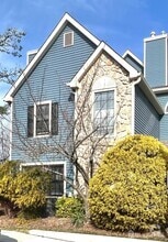 Building Photo - 111 Longfield Ct