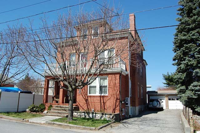 Building Photo - 99 Sedan St