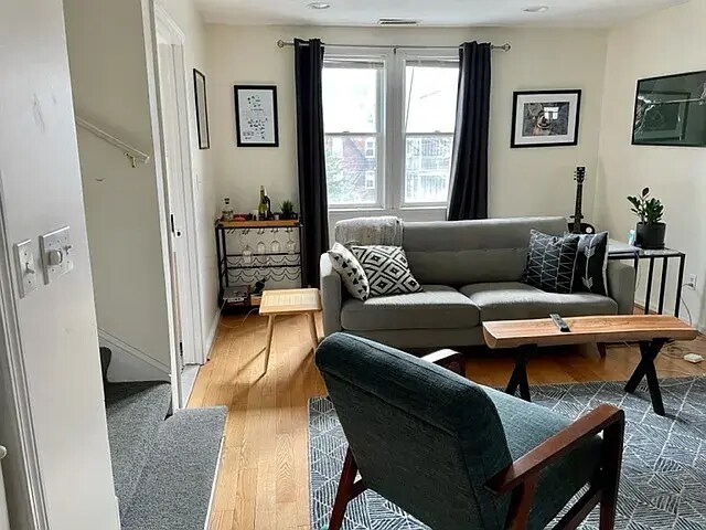 Foto del edificio - 112 W 7th St