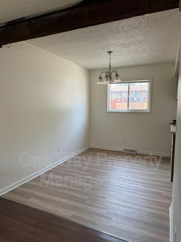 Foto del edificio - 2423 W 27th St