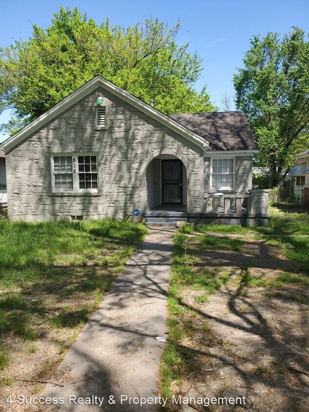 Primary Photo - 2 br, 1 bath House - 512 S Parkway