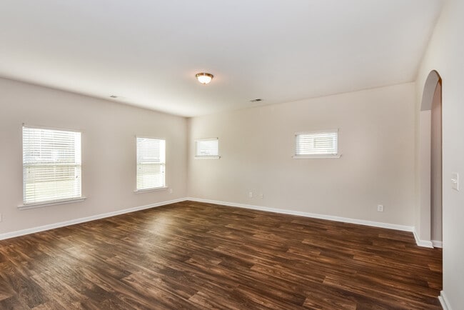 Building Photo - 316 Beacon Field Rd