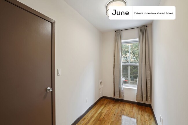 Private bedroom in 3 bed/1 bath Home - Private bedroom in 3 bed/1 bath Home