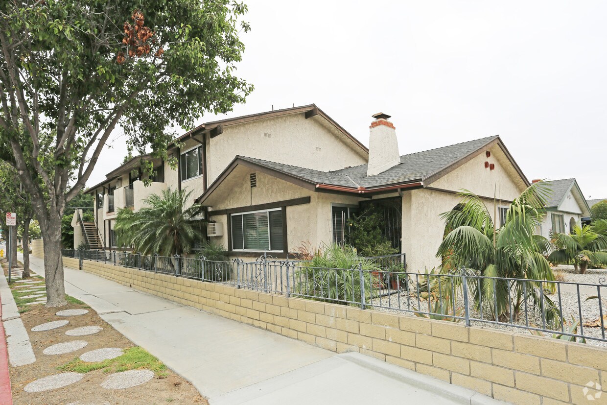 Primary Photo - 4001 Green Ave