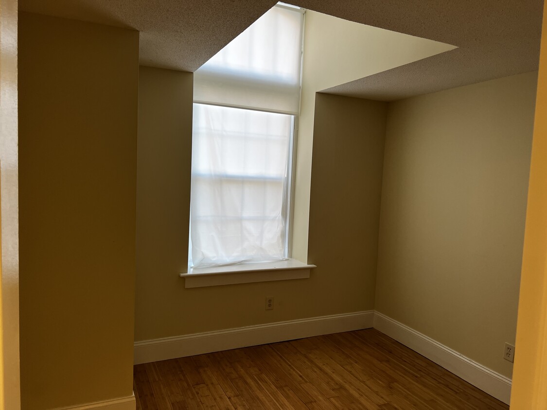 Building Photo - The Falls Loft