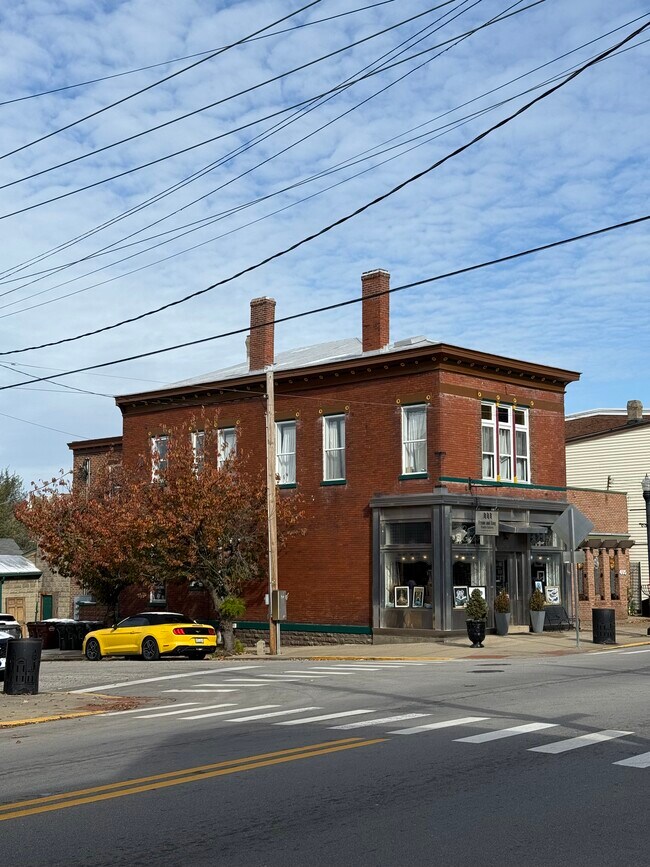 Building Photo - 401 Fairfield Ave