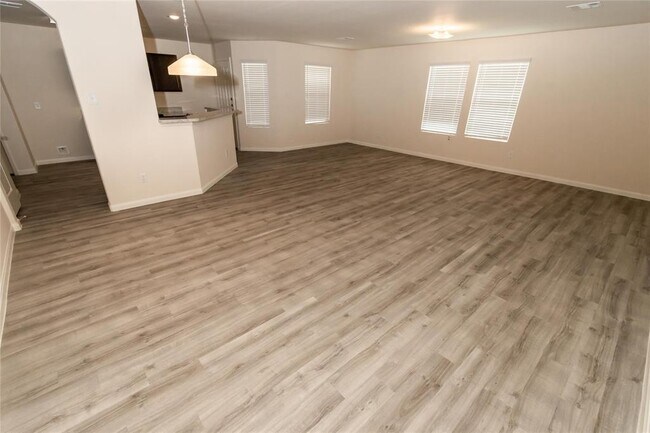 Foto del edificio - 4107 Silver Ranch Rd