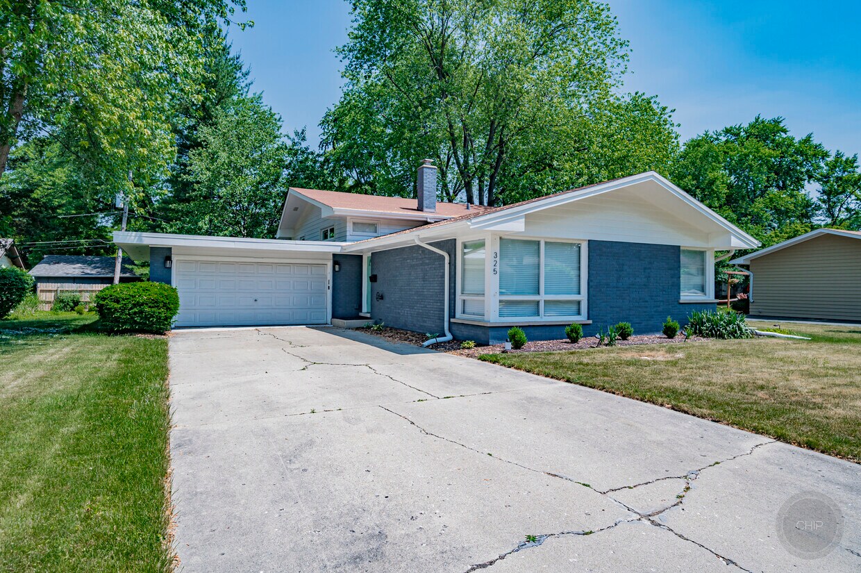 325 Tamarack Ave, Naperville, IL 60540 House for Rent in Naperville