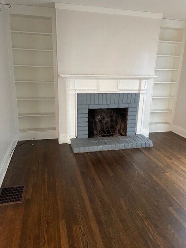 Foto del edificio - 2 Bedroom 1.5 Bathroom Duplex-