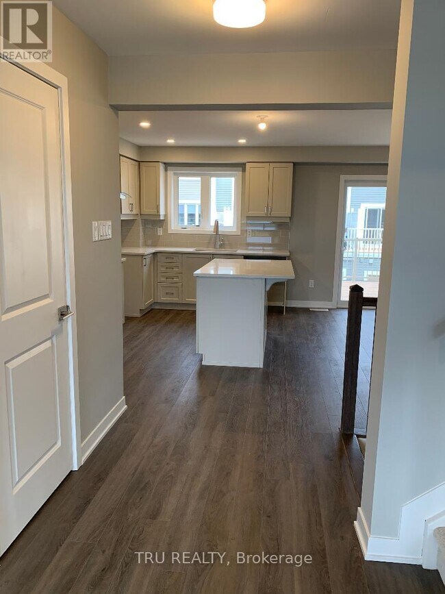 Building Photo - 32 Limnos Ln