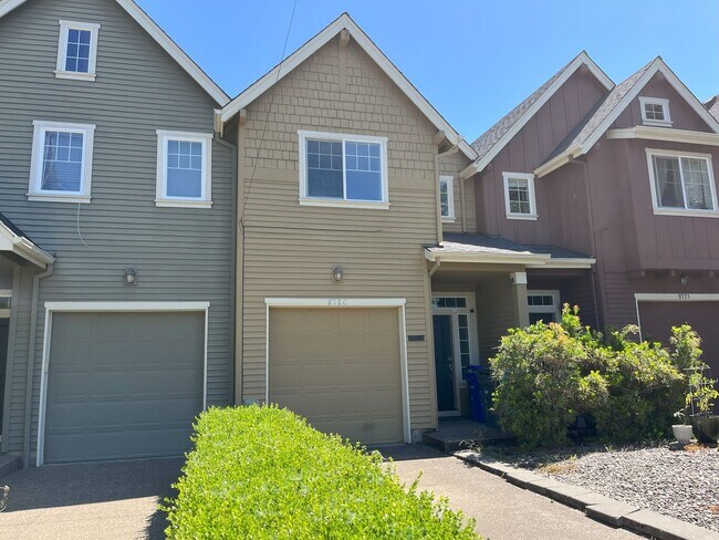 Foto del edificio - Bright & Spacious St. Johns Townhouse with...