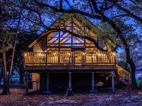 Building Photo - 18418 Lakeland Dr