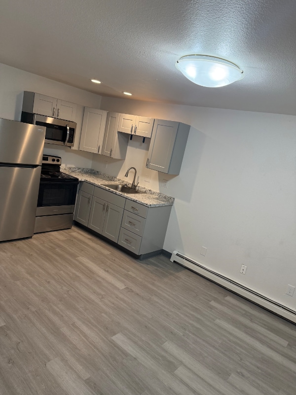 Building Photo - 551 N Robin Cir