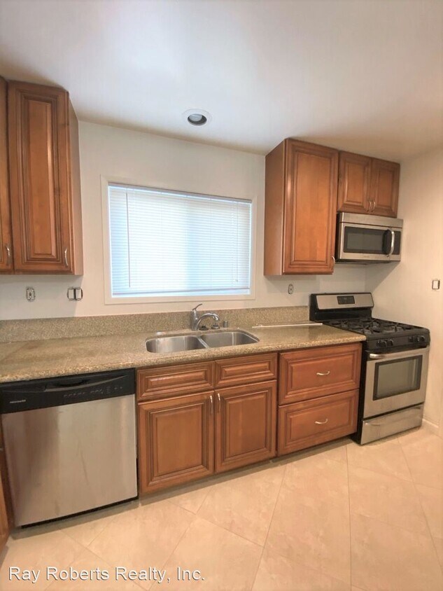 Primary Photo - 3 br, 2 bath House - 6112 LUDLOW