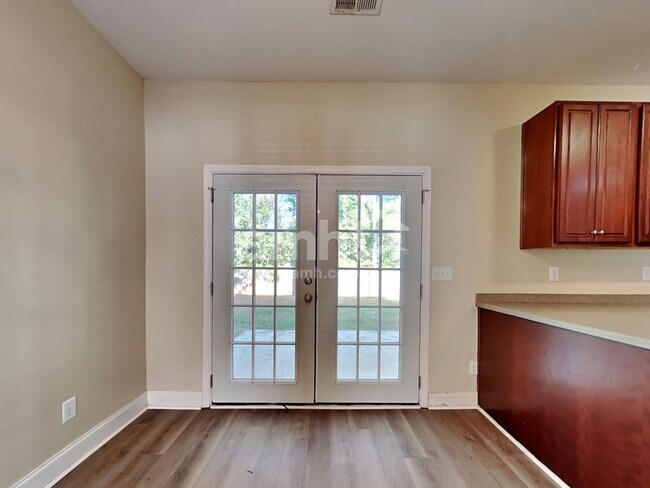 Foto del edificio - 419 Norwood Ct