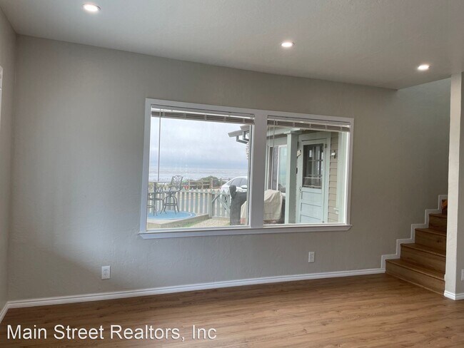 Building Photo - 3 br, 2 bath House - 2-3541 East Cliff Drive