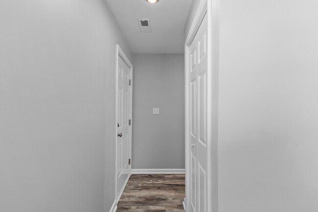 Building Photo - 109 Rodeo Lane