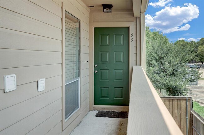 Foto del edificio - 1915 Augusta Dr