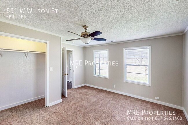 Foto del edificio - 531 W Wilson St