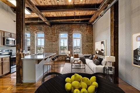 Building Photo - United Jewelers and Lee Hardware Apartments