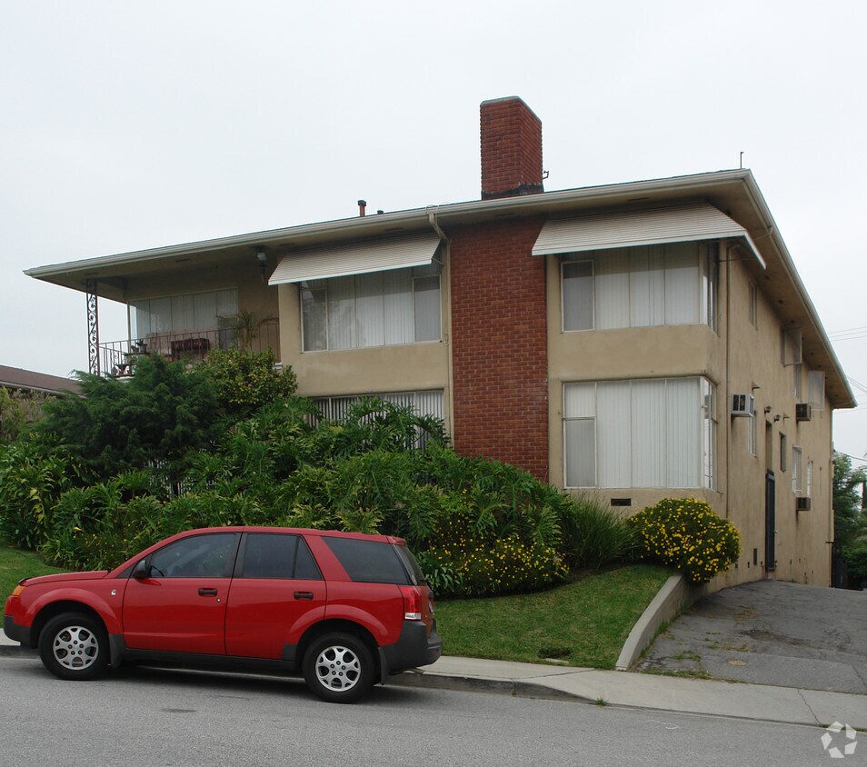 Building Photo - 310 Mockingbird Ln