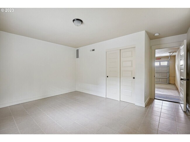 Foto del edificio - 5331 NE Cully Blvd