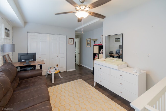 Building Photo - 455 W Grant Pl