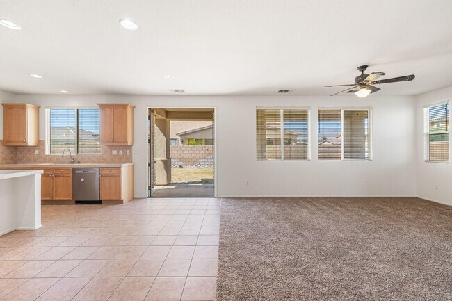 Foto del edificio - 83448 Wagon Rd
