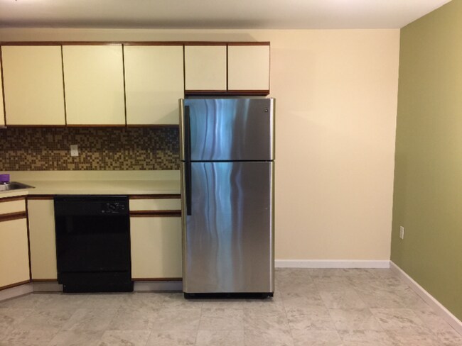 Foto del edificio - 102 Oakwood Ave