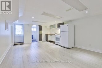 Building Photo - 1195 Ossington Ave