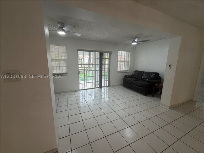 Foto del edificio - 7577 W 5th Ln