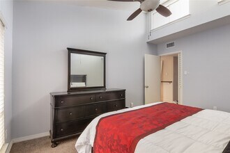 Building Photo - 1802 Stoney Brook Dr