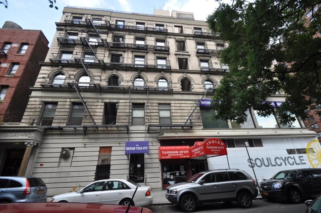 Foto principal - 171 E 83rd St
