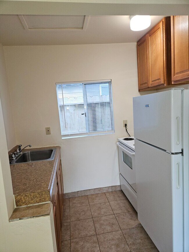 Foto del edificio - Cozy studio completely renovated.